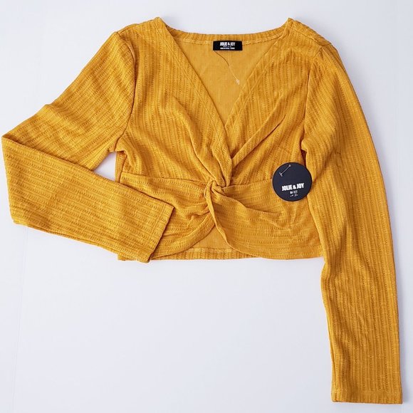 JOLIE & JOY Twisted Long Sleeve Crop Top - Picture 2 of 5